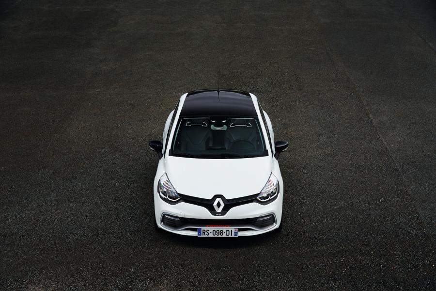  Renault Clio R.S. 220 Trophy 2015 года  (фото 7 из 48)